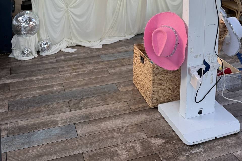 Draping Backdrop & Selfie Pod