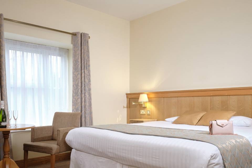 Mahon's Hotel 13