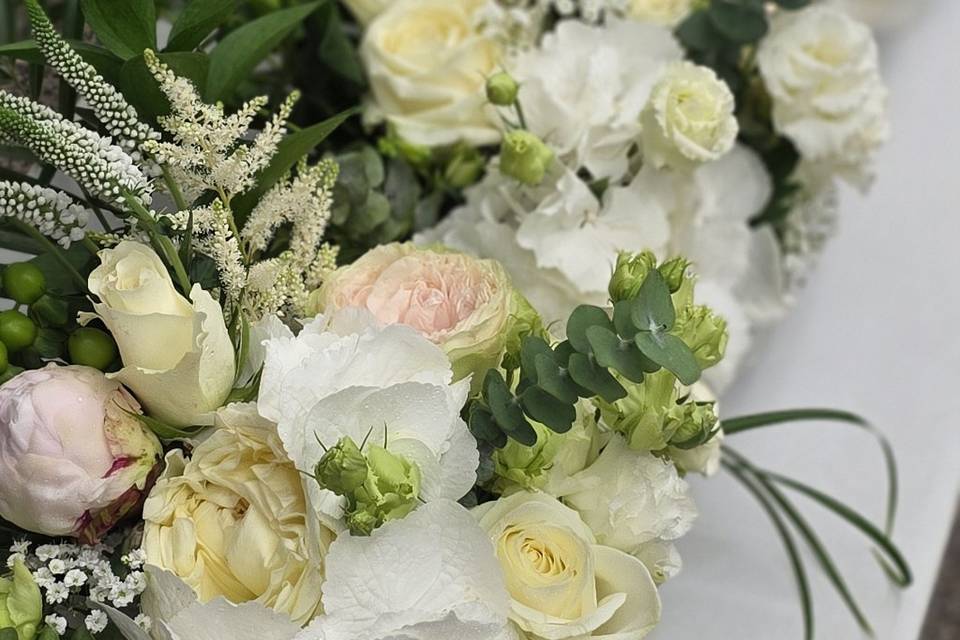 Bridesmaids bouquets