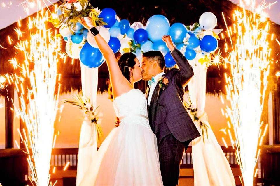 BALLOONS AND SPARKLES!