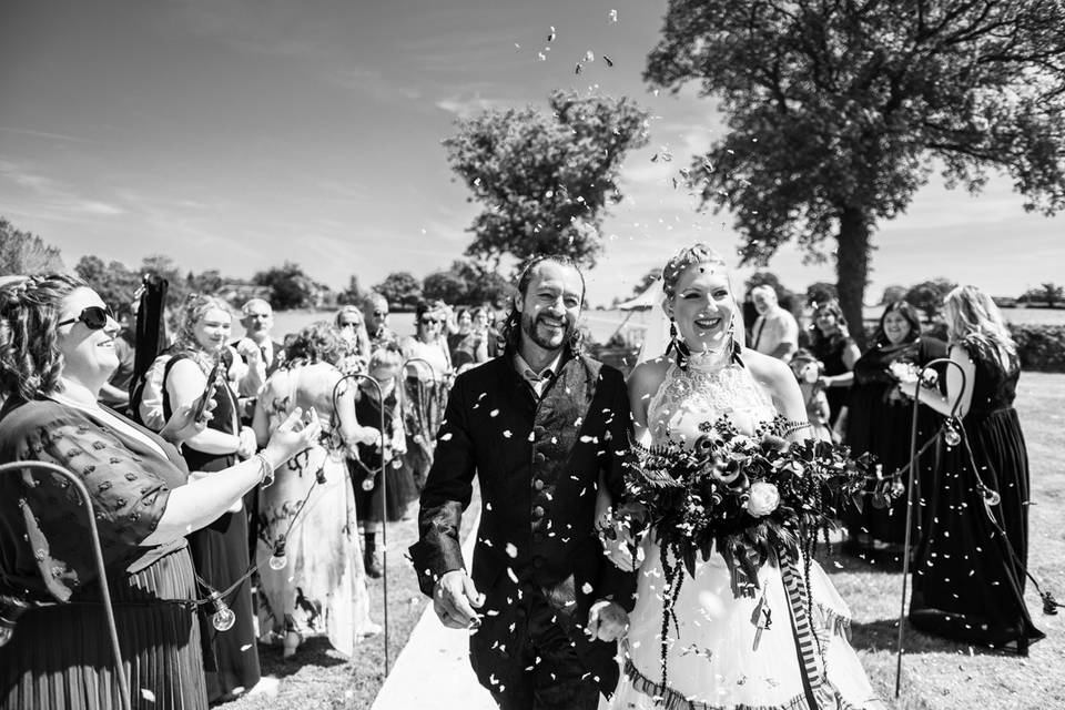 Confetti bride and groom