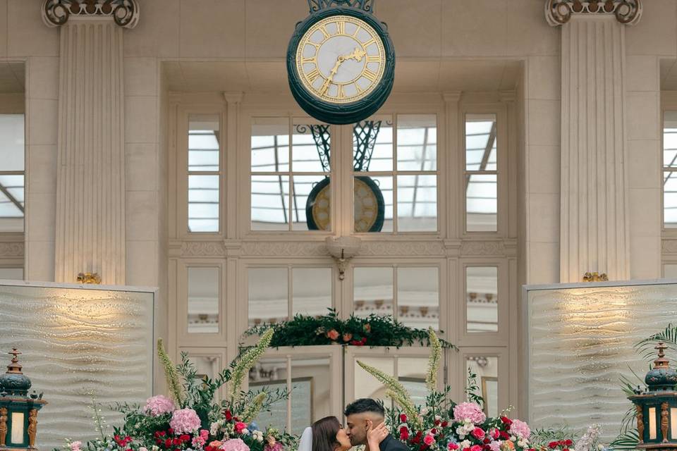 Amaranté Ceremony Flowers