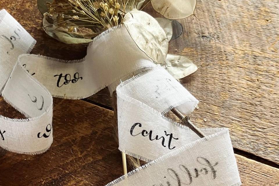 Modern calligraphy bouquet tie