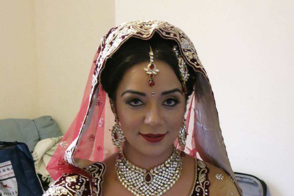Sonia Sondhi - Make-up Artist in Surrey - Beauty, Hair & Make Up | Sonia Sondhi - Make-up Artist in Surrey - Beauty, Hair & Make Up |