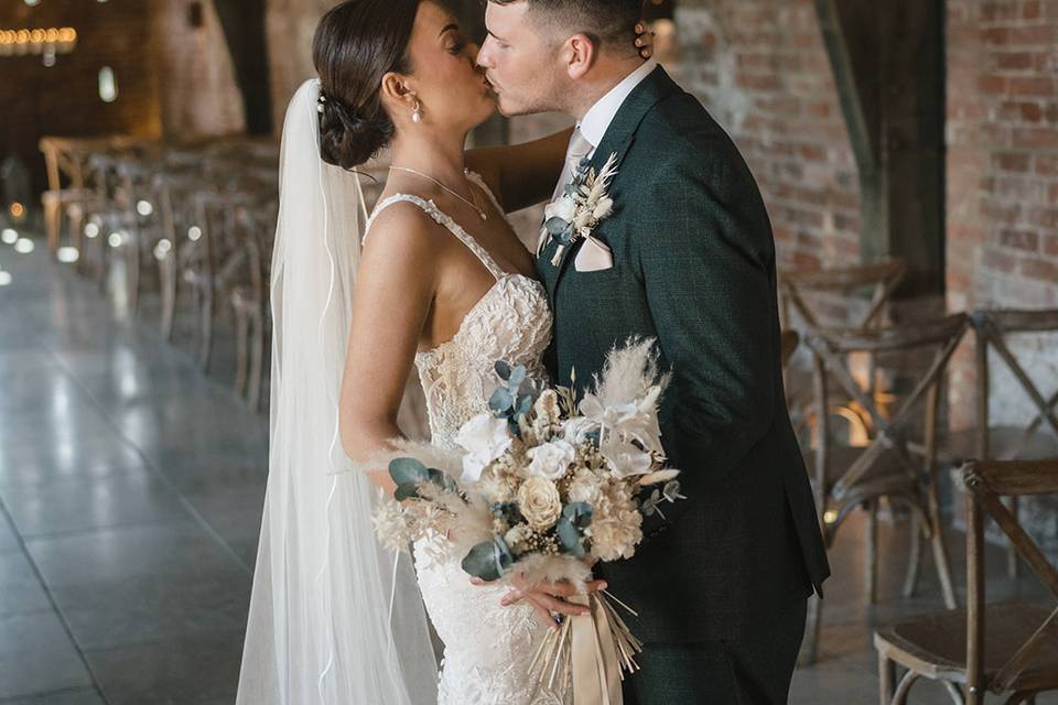 Roses and pampas bouquets