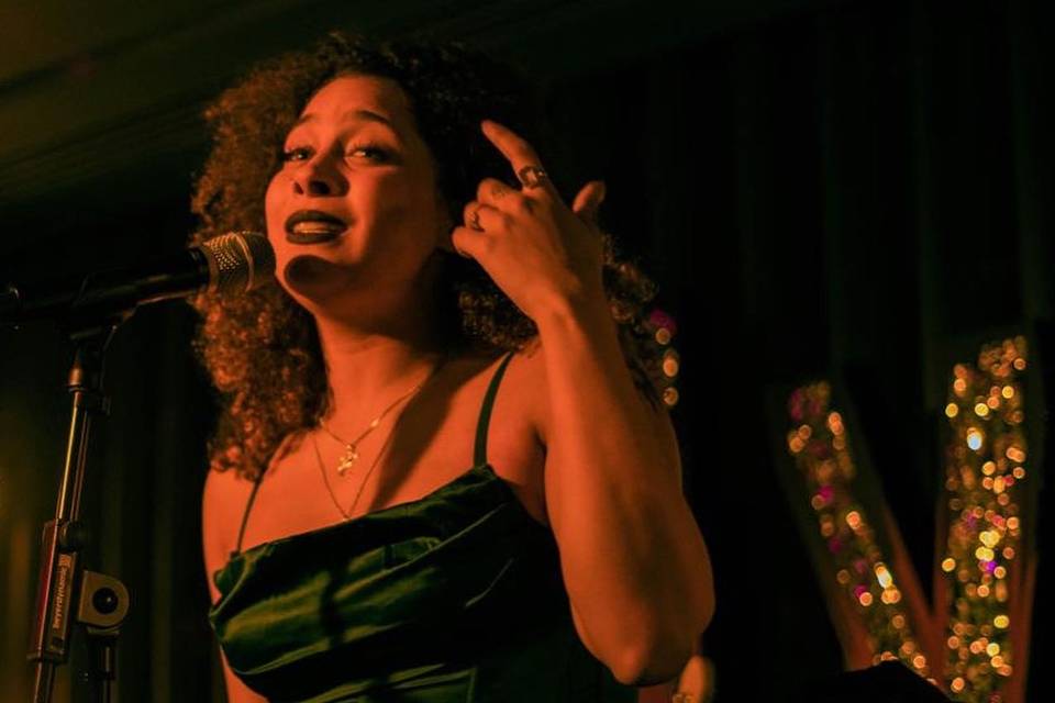 Frankie Jean Live Performer