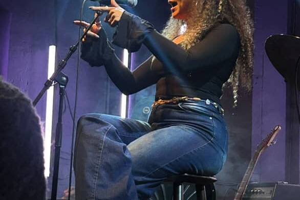 Frankie Jean Live Performer