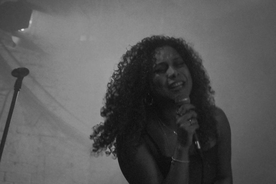 Frankie Jean Live Performer