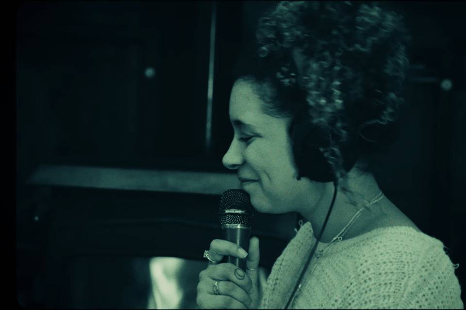 Frankie Jean Live Performer