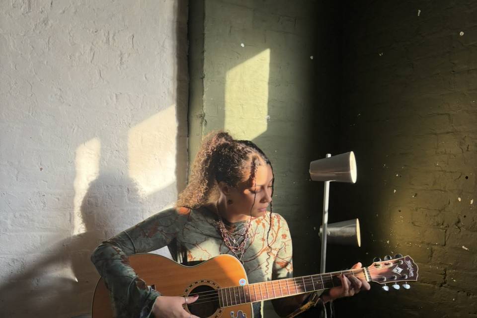 Frankie Jean Live Performer