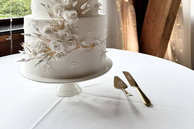 White sugar blossom cake
