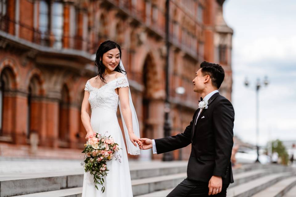 Bride and Groom St Pancras