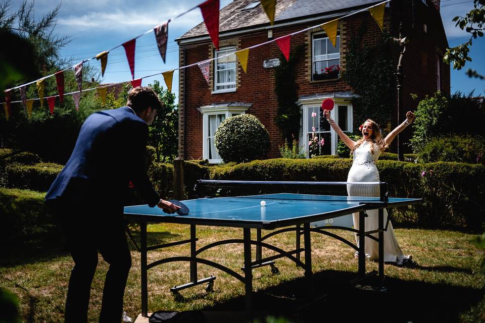 Bride wins at table tennis