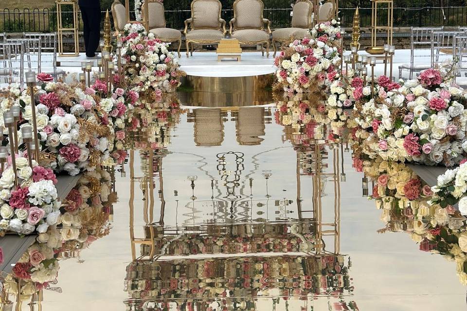 Outdoor Wedding ceremony Decor