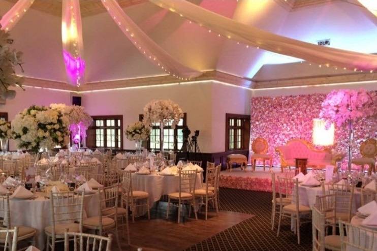 Lights and floral arrangements in the Taylor Suite