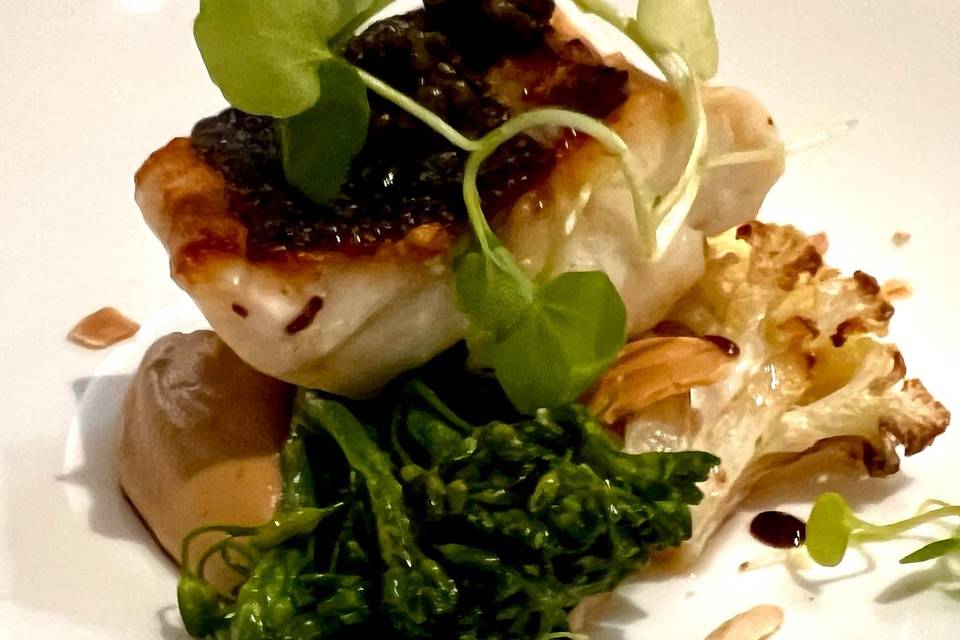 Hake, cauliflower & almonds