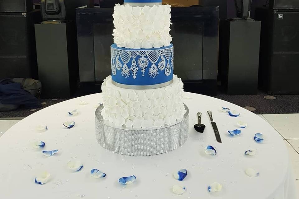 Blue-and-white-themed cake