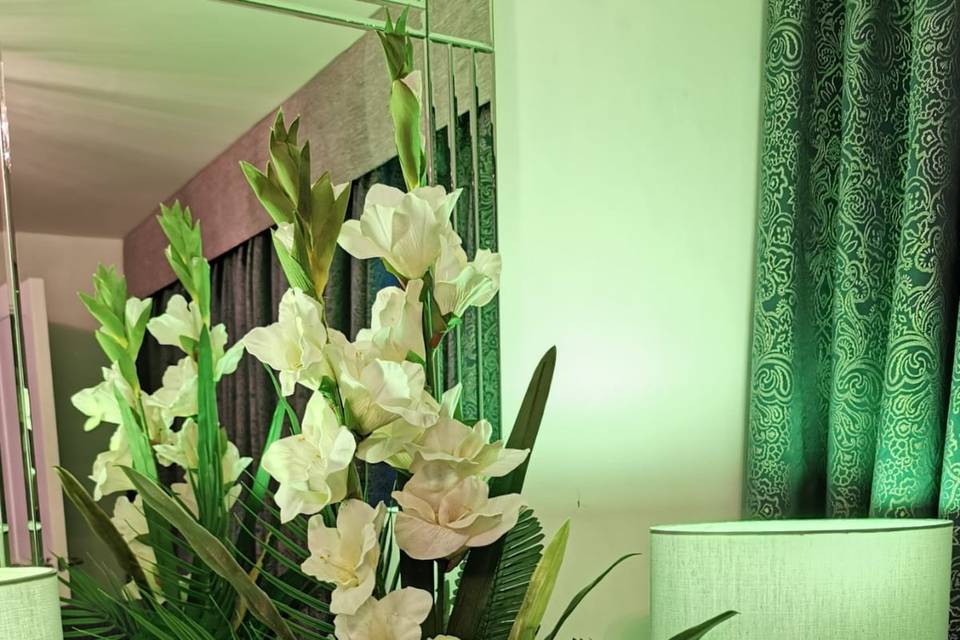 Artificial table display