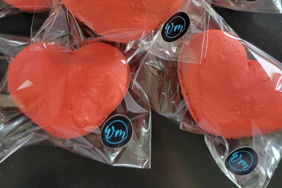 Individual shaped macarons
