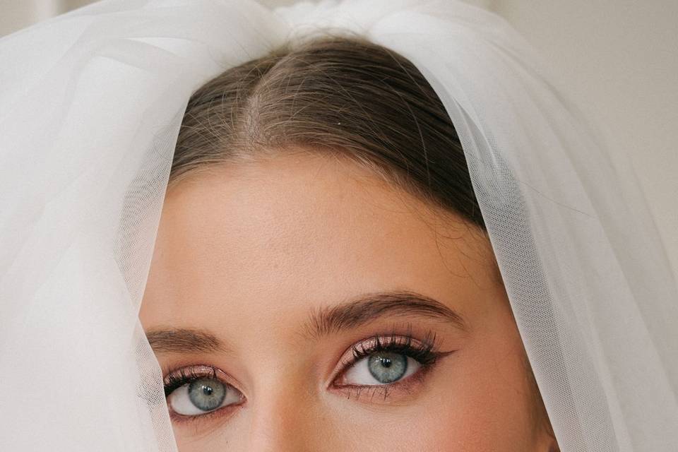 Glowing base, soft pink tones