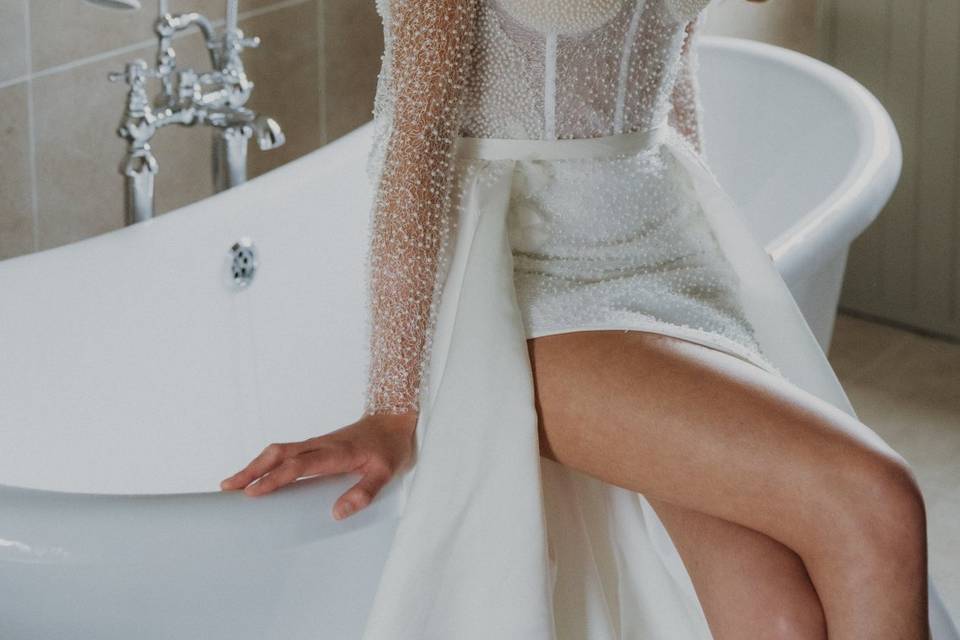 Modern Elegance: Rosy Glow