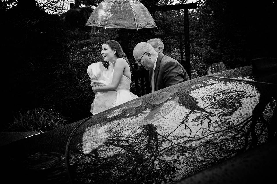 Bride heading to ceremoney