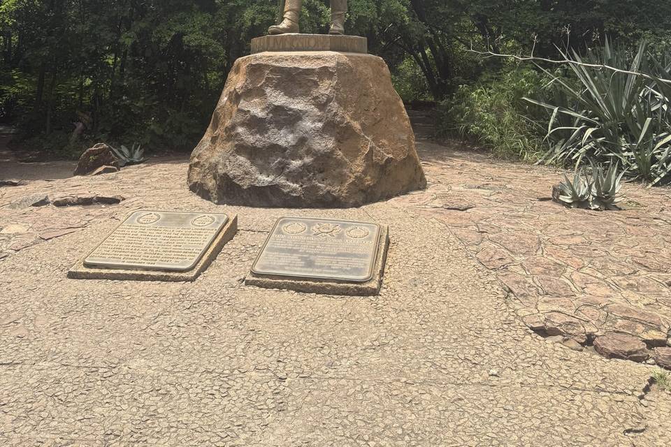 David Livingston statue Zimbab