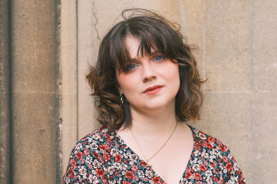 Bristol-based wedding singerht