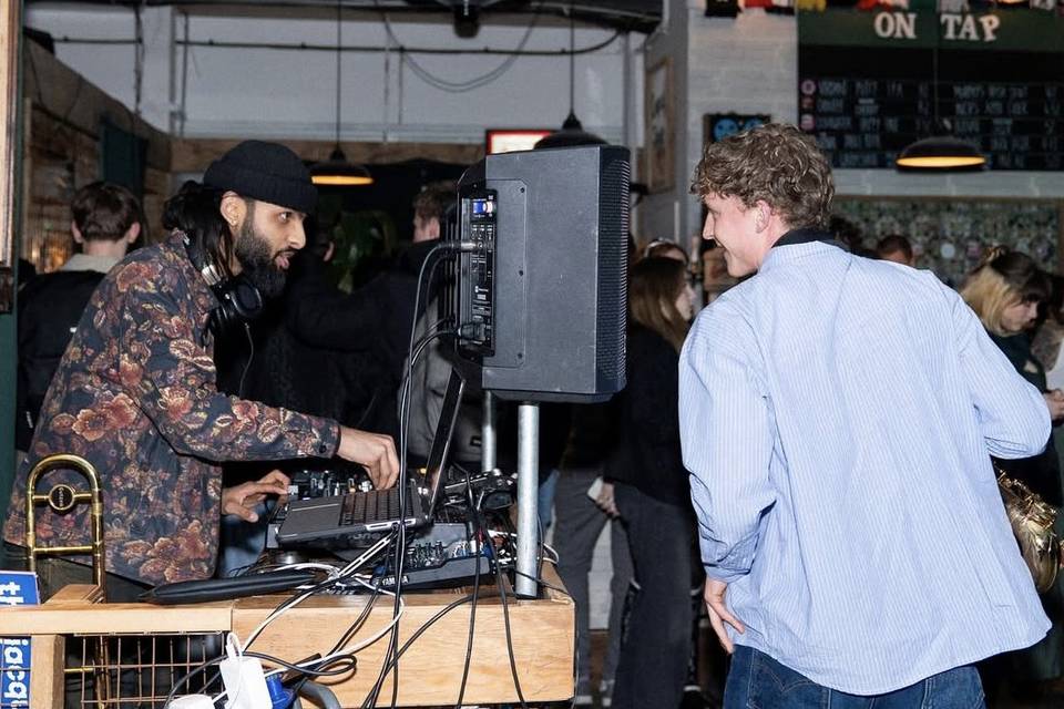 DJ+Sax