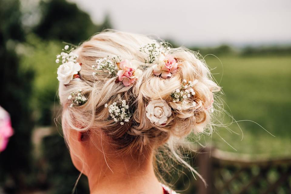 Detail of hair and accessories