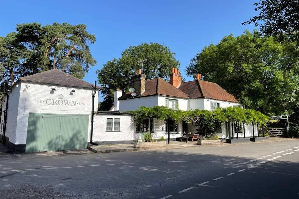 Chris Wheeler at the Crown Inn in Buckingham, Buckinghamshire - Updated ...
