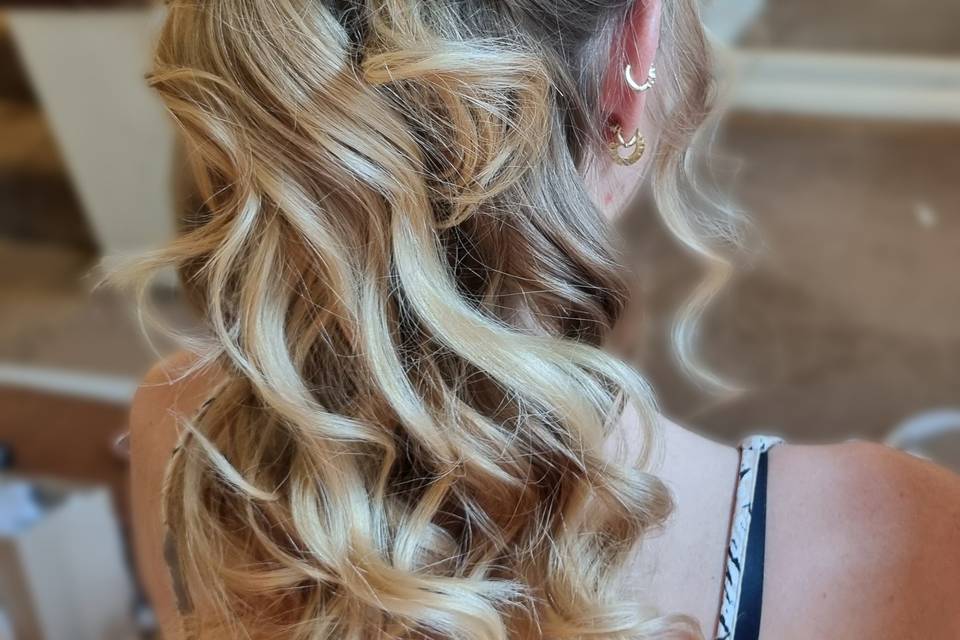 Wedding party hairdo