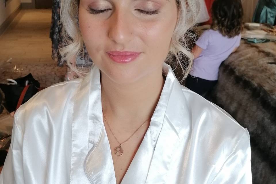 Bridal hair and makeup