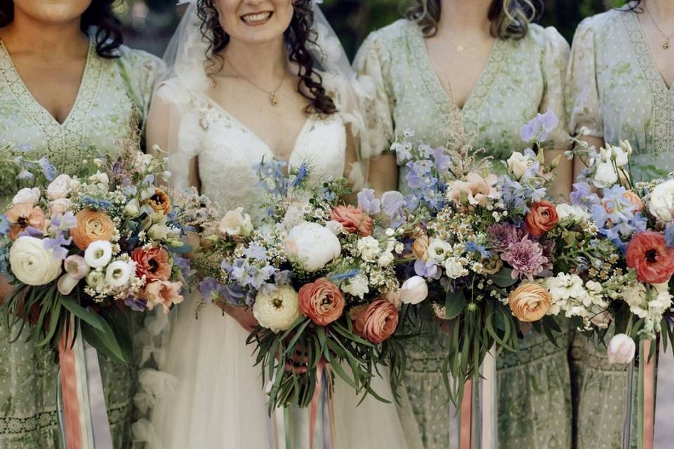 Bridesmaids bouquets