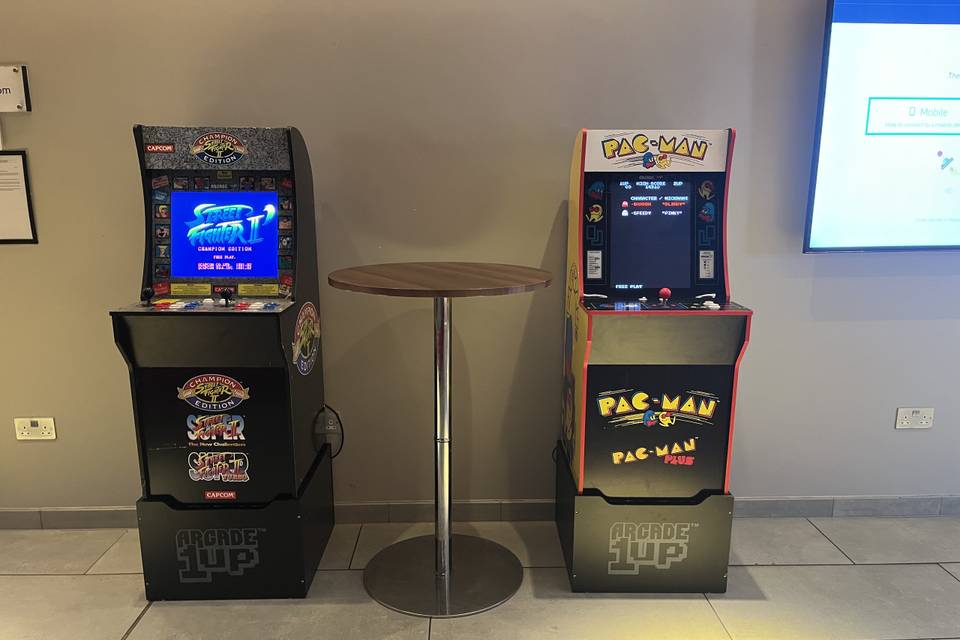 PacMan & Street Fighter II