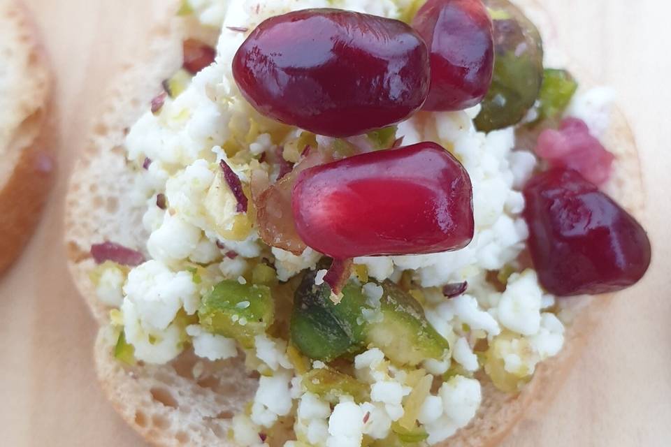 Feta, pomegranate & pistachio