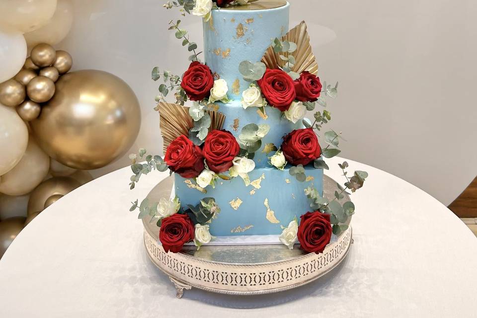 4 tier with gold separator