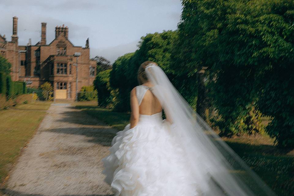 Bridal waking to the venue