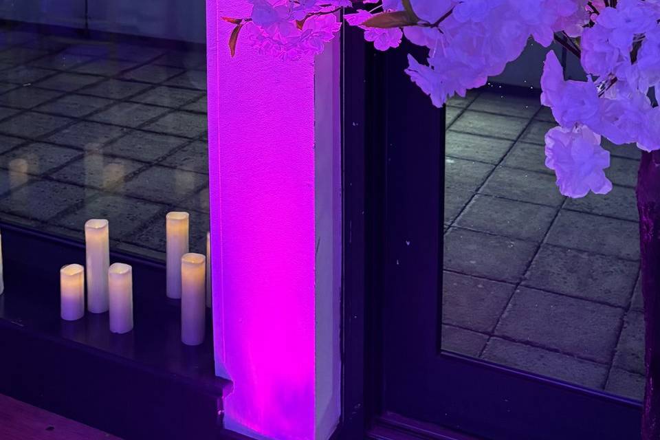 Small Uplights