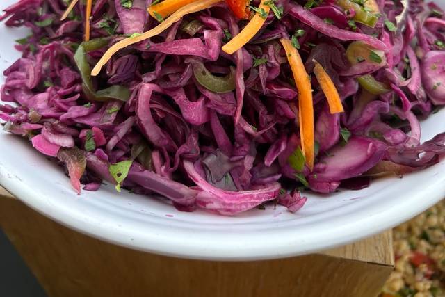 Red cabbage salad