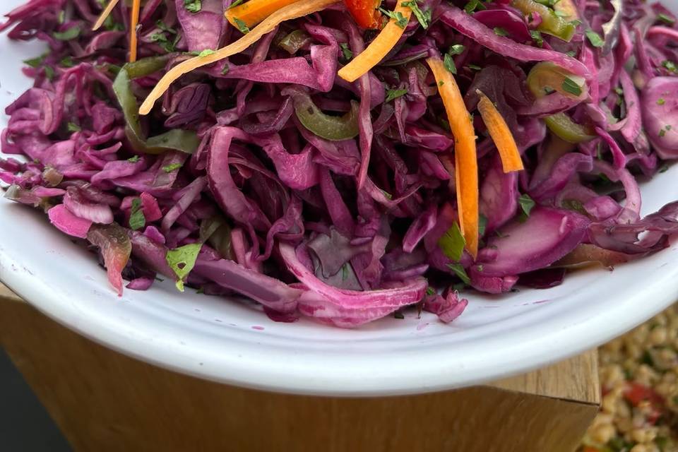 Red cabbage salad