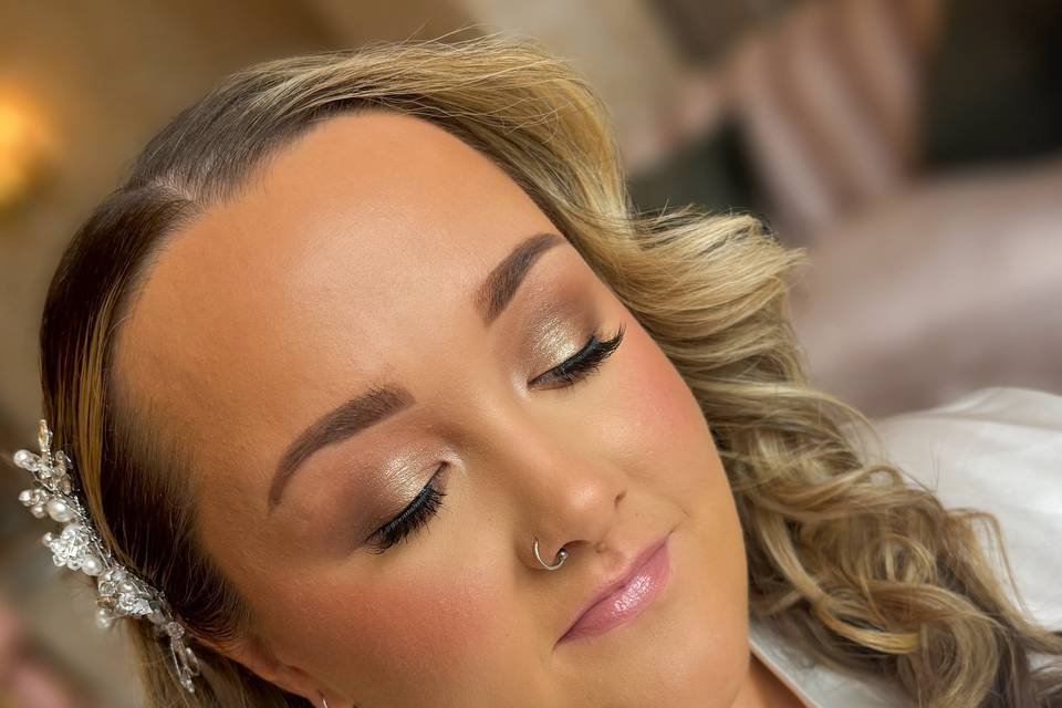 Glam makeup for Bride, Chloe!