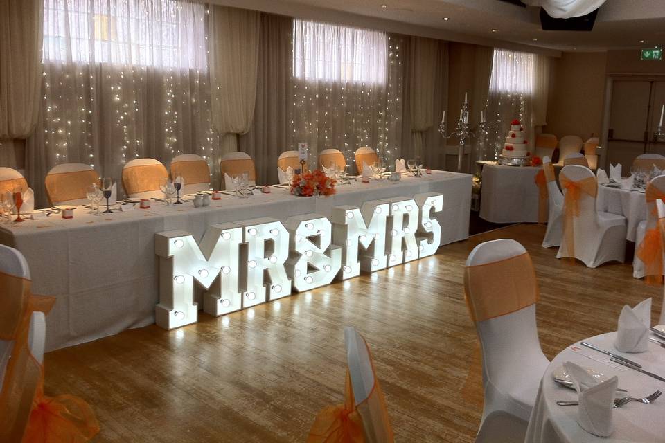 2ft Mr&Mrs Led Letters