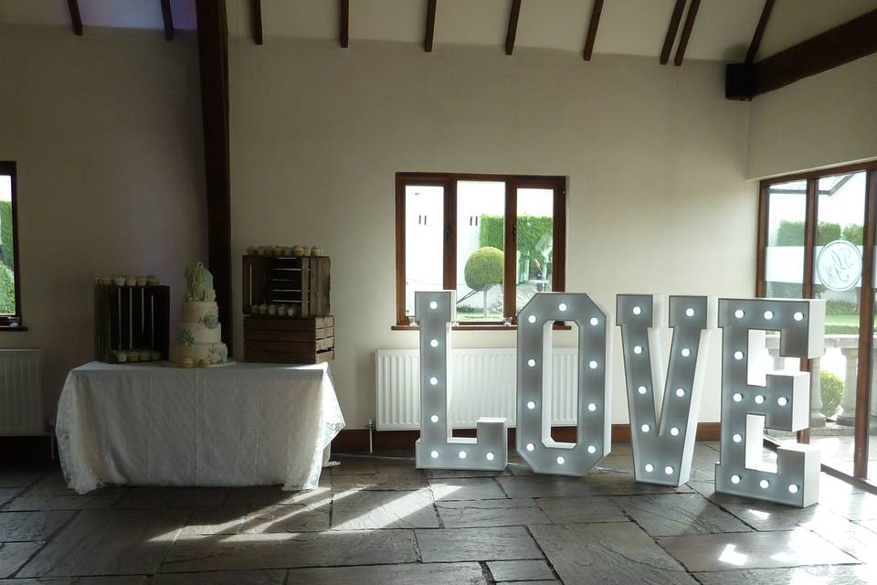 4ft Led Love Letter Lights