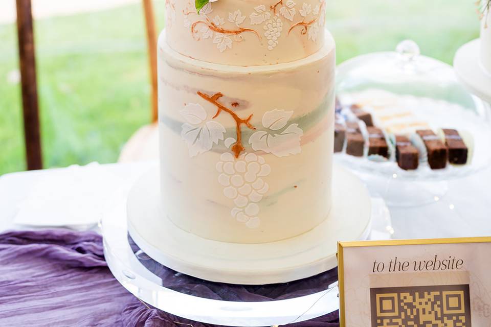 Stencil & marbled wedding cake