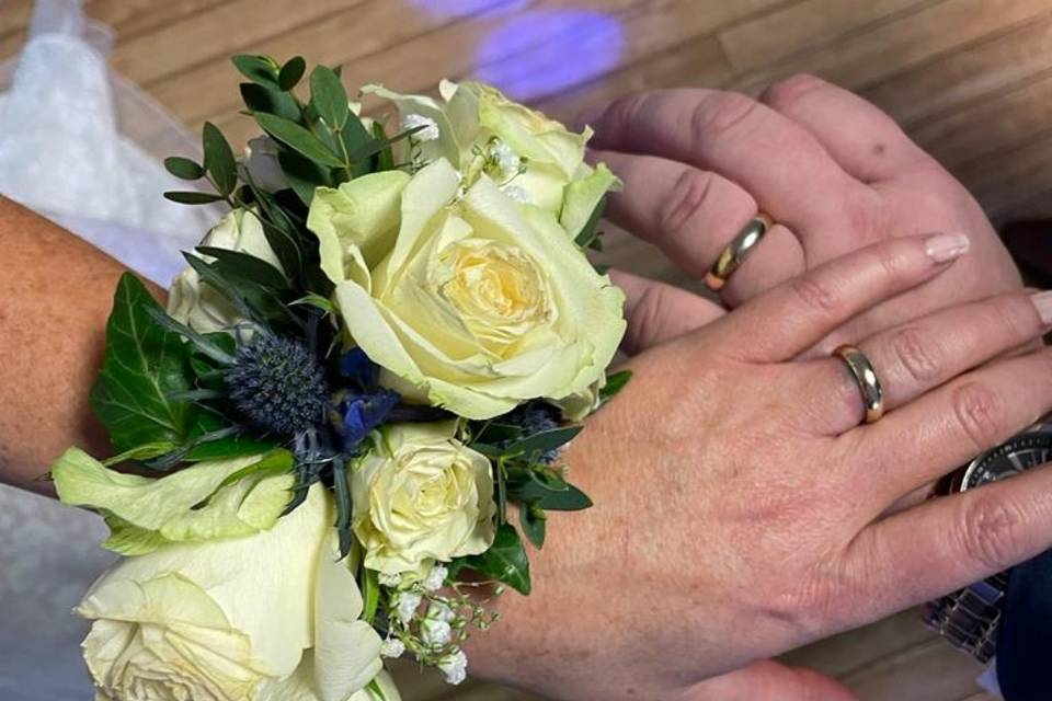 Wrist corsages