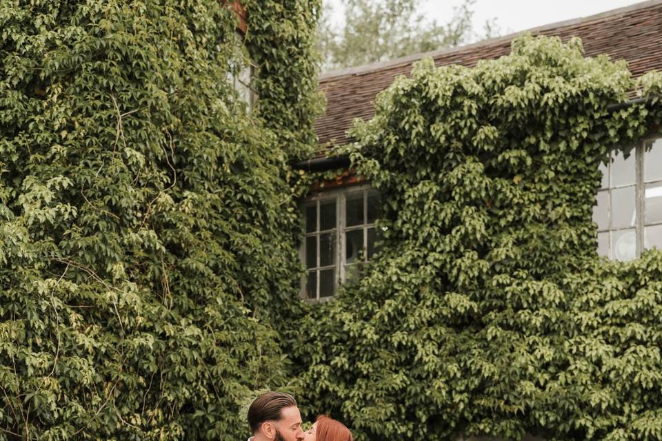 Couple kiss