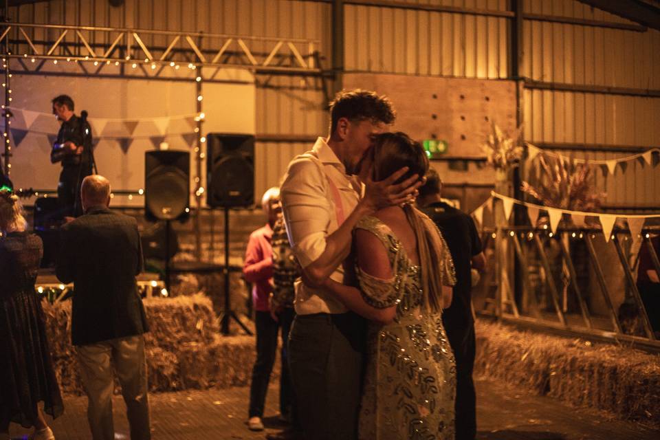A swoon-worthy kiss