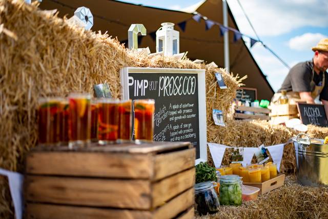 Self serve Prosecco bar!