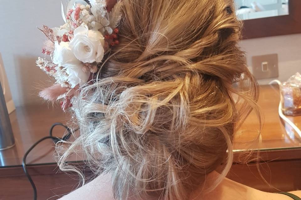 Bridesmaids all her own hair ,